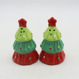 CERAMIC CHRISTMAS DECORATION SALT AND PEPPER SET---TREE