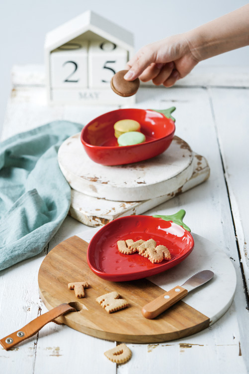 CERAMIC KITCHEN WARE SET---STRAWBERRY